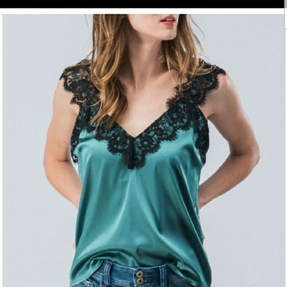 💛🐝SALE💛🐝 GREEN LACE SATIN CAMI✴✴ - Picture 4 of 6